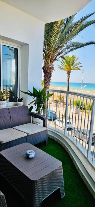 شقة مطلة على البحر