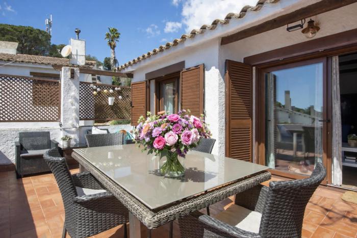 Casa Tossa – Piscina, Vistas Mar y AC (6 pax)