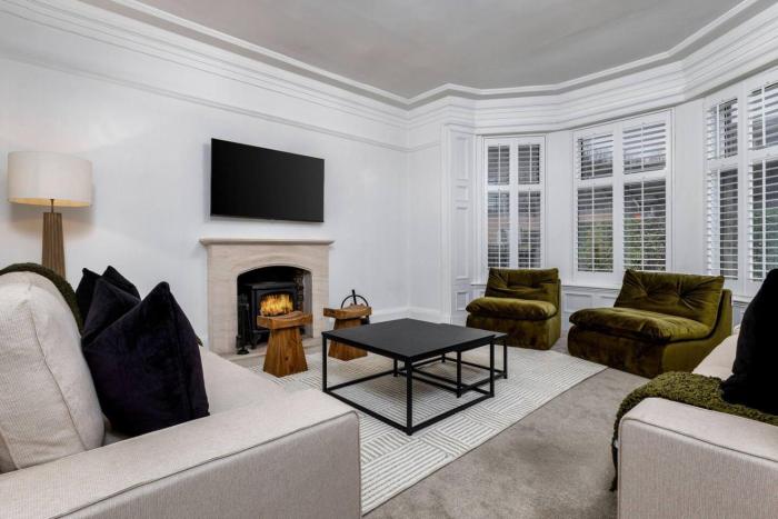 Stirling Edwardian House - Fireplace,Garden,Parking