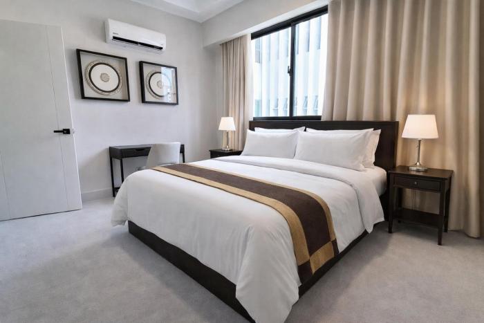 1B in Naco Jacuzzi very Centric