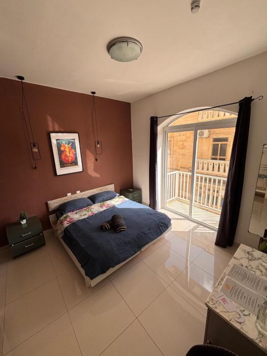 Sliema Central with Balcony Airconditioned and Comfortable Self Check IN