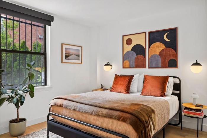 Modern 2BR Brooklyn Retreat Near Manhattan with Private Backyard