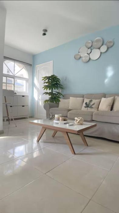 Cozy 2BR 2Bth walk 2 the beach Pool view Wi-Fi