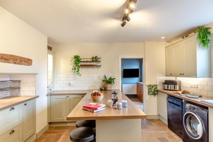 7 Bed in Ilfracombe oc-f34374