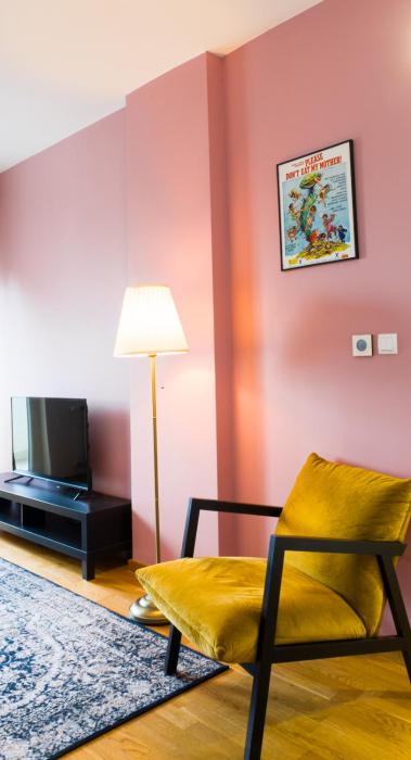 KEJ Garden apartment-Free private parking-Fast Wi-Fi