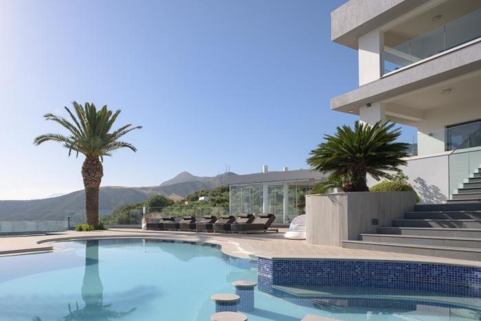Villa Kalliston - 4000m2 of Elevated Living