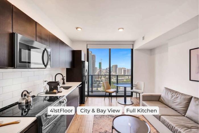 41st Floor Lux Miami Studio City and Bay Views