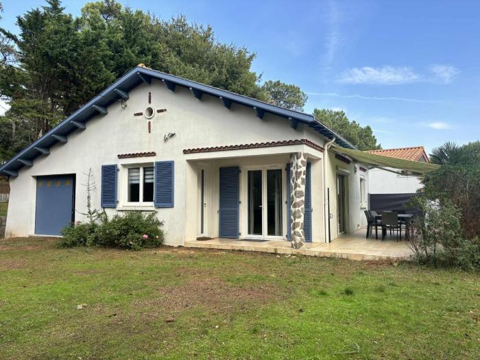 Maison de vacances pour 9 sous les pins à La Grière, La Tranche-sur-Mer, à 450m de la plage - FR-1-194-398