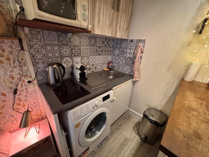 Stylish studio in Paris near République & Metro - 4