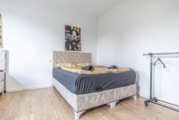 Budget Friendly Private Rooms with Garden