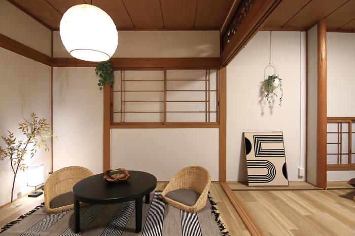 Leisure Stay Yodogawa, 1 stop to JR Osaka, 3 min walk to JR station, Whole House Rental 5 bedrooms 100m2 for 12ppl max, Ideal for Large Group and Family, Newly renovated Japanese style and Nordic style
