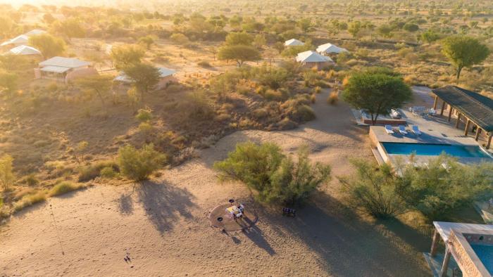 MANVĀR Kumat Thar Serenity Camp