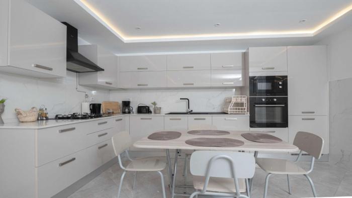 Luxurious Villa in La Marsa Elegance Comfort Ideal Location