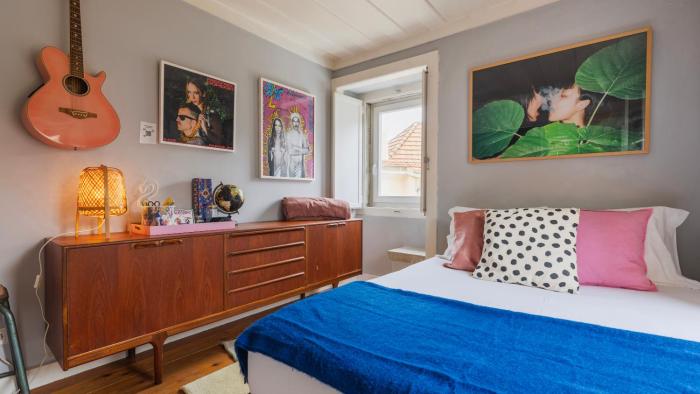 Artsy Sintra II by LovelyStay