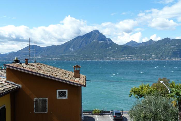 Casa Rolf-Grande appartamento con vista lago