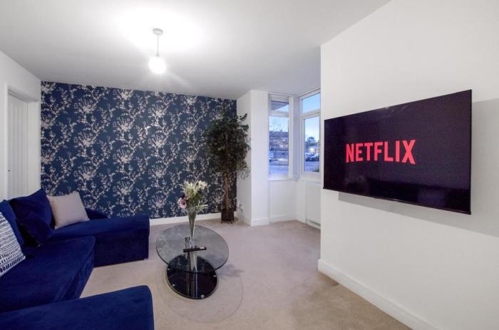 Large group stays in Bedford Contractors Welcome