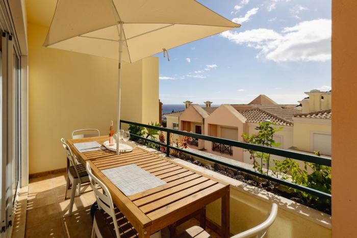 Ocean View Gem with BBQ & Walk to Beach 10min-Sesimbra