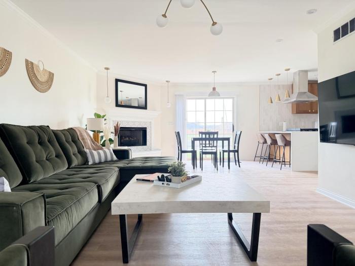 Shoreham Luxe Vibrant 4BR 2,5BA with Waterfront