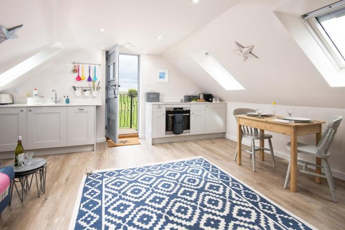 Lydia sleeps up to two guests