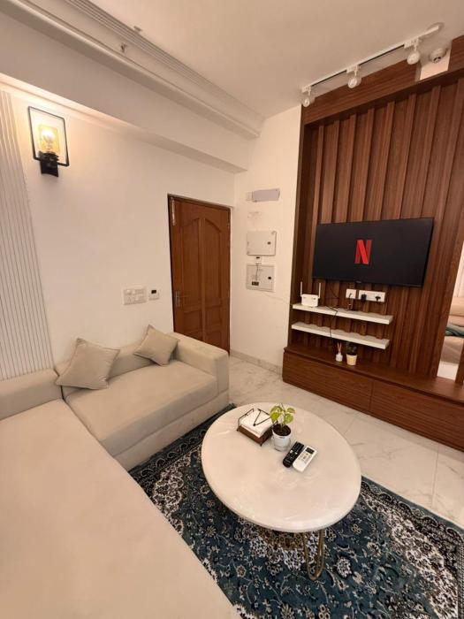 Urban calm stay near Expo mart Gr noida