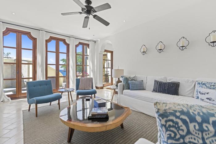 Casa Olas - Oceanview, beach club included, plunge pool, steps to beach