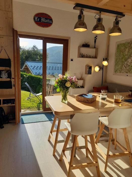 Chalet mitoyen au calme - rez-de-jardin - parking