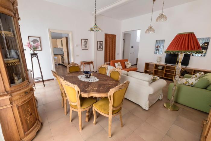 San Lorenzo by the sea 1