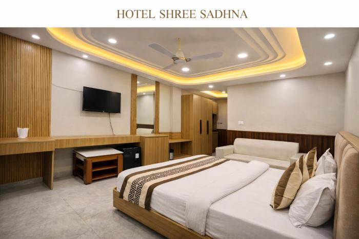 Hotel Shree Sadhna - Vrindavan Chhatikara Road