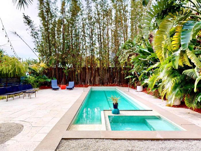 Private Pool Hot Tub Rooftop Deck - Waterscape