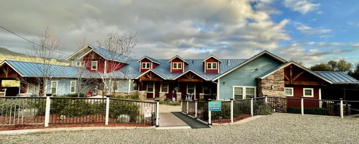 Yosemites Inn the Woods