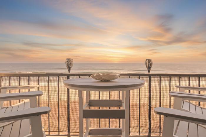 Beachfront Bliss - The One with Sweeping Ocean Views - East Winds 502