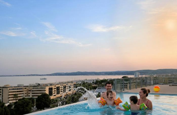 Les Vagues du 5e 4 personnes , 2 chambres , clim , wifi , Cap3000 à pied , parking