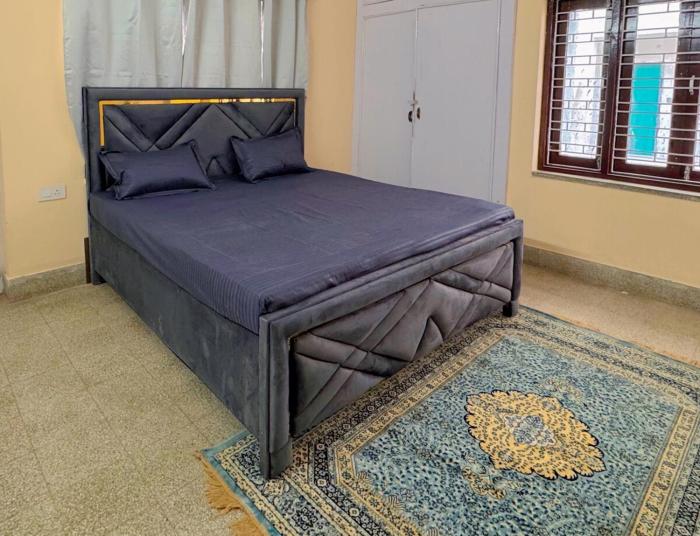 Luxury Room & BreakFast in Patliputra Villa- 202