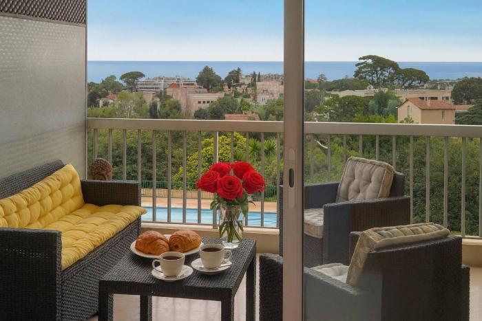 FRGK HORIZONS Executive Sea View Apartment 2 BDR Terrace Pool Parking