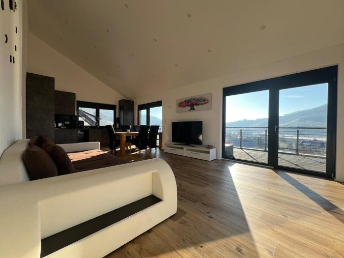 Luxus-Penthouse mit Weitblick & Balkon