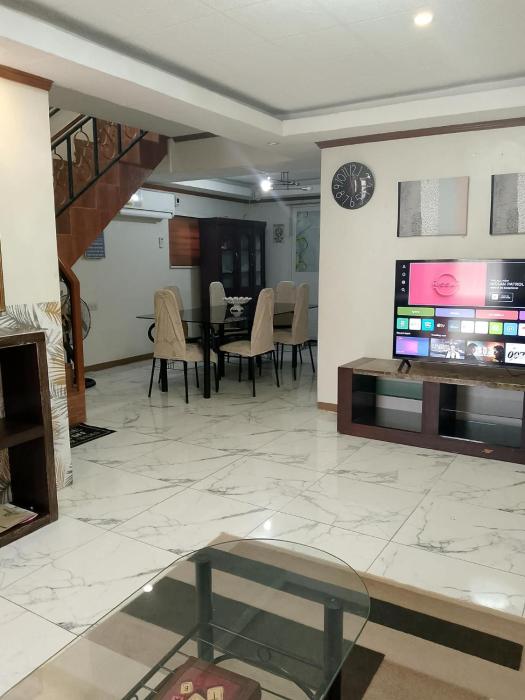 CasaCavite - Your Chill Hideaway and Mini-Resort Just Minutes fromthe Tagaytay-Silang-Nuvali Action!