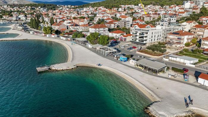 Apartments Palm tree