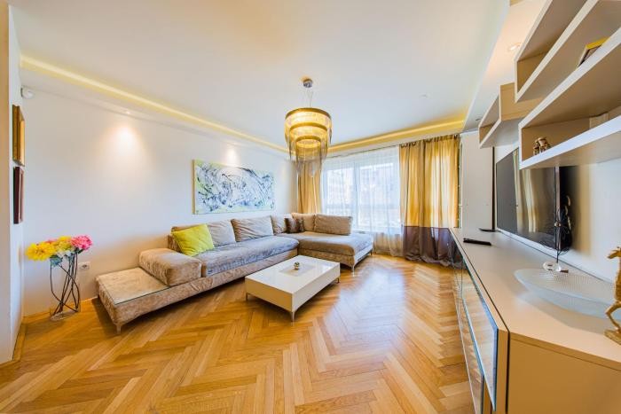 Flexible SelfCheckIns 216 - Zagreb - 3 Bedrooms - Garage
