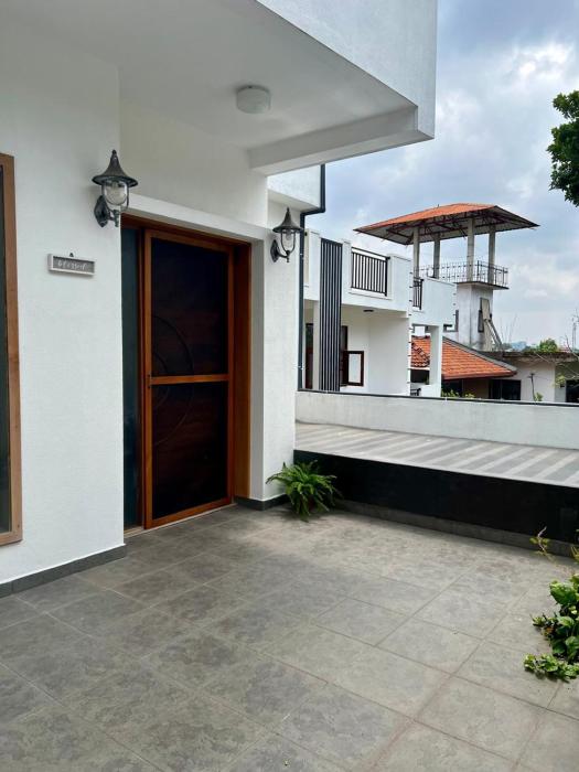 Fernando Residence
