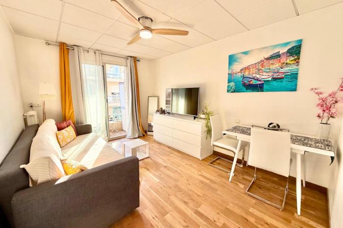 Antibes City Center 4 Guests