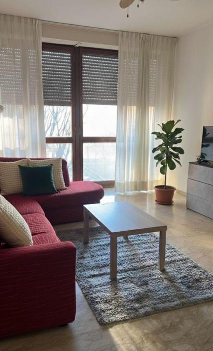 Piazza Napoli - Milan Center