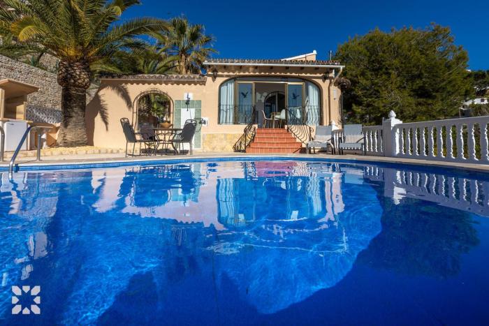 Villa Sol Y Mar by Abahana Villas