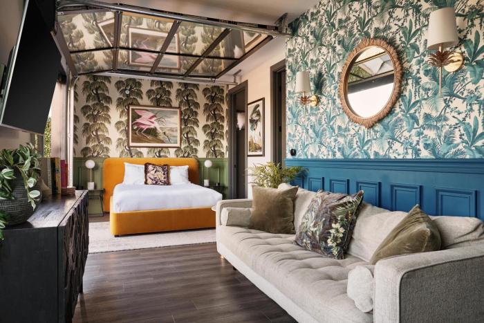 Oasis Steps From Broadway Large Patio City Views