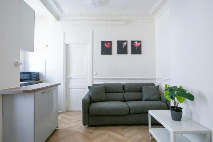 Cozy and elegant Parisian studio