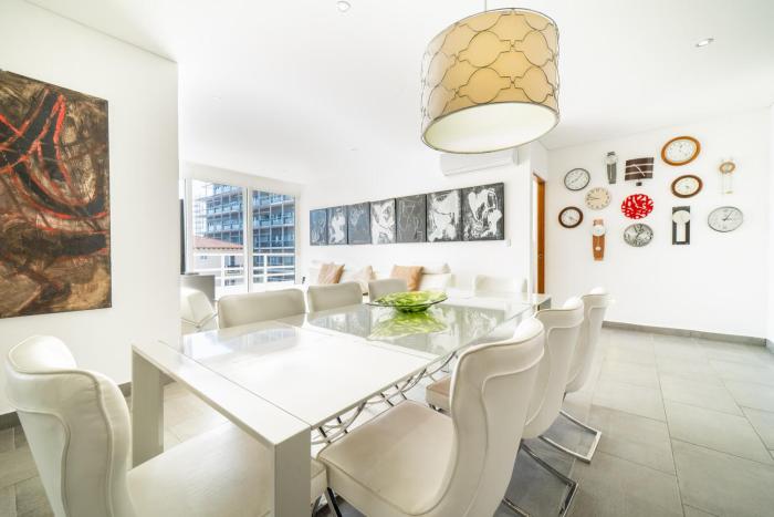 3 Bedroom Condo with Rooftop Pool - Love #203