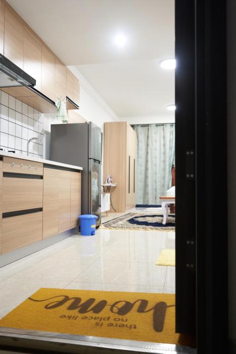 Zara Serene Stays-The Loftel