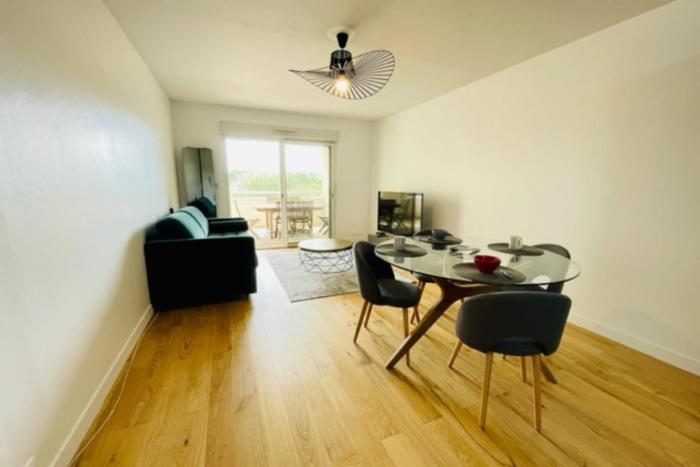 Charming apartment with lake view