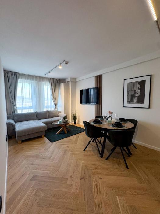 Sky Star Apartment - Kingsize Bed Airport Apart