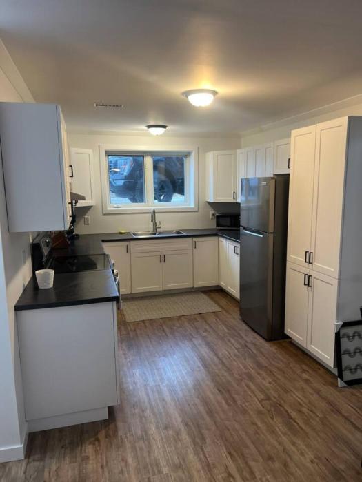 Newly renovated 3 bdrm unit