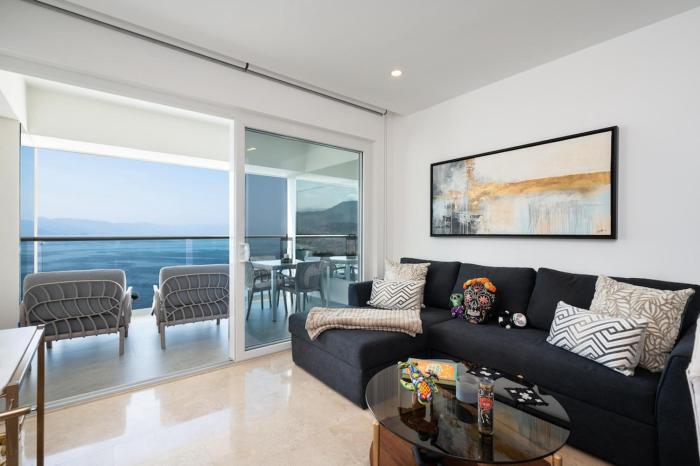 13th Floor Oceanfront 8 Pools 500Mbps